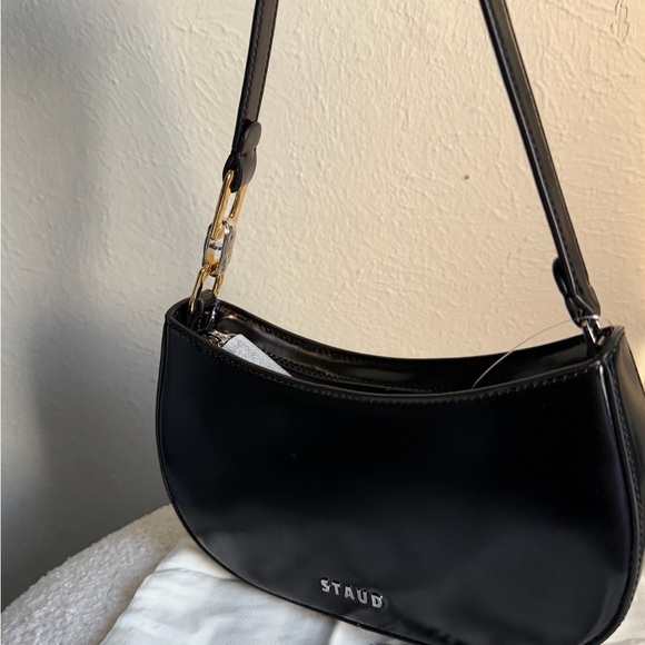 STAUD Sleek Black Leather Bag - Picture 4 of 6